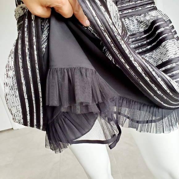 BCBGMAXAZRIA cocktail dress 6 black and white - Picture 8 of 8